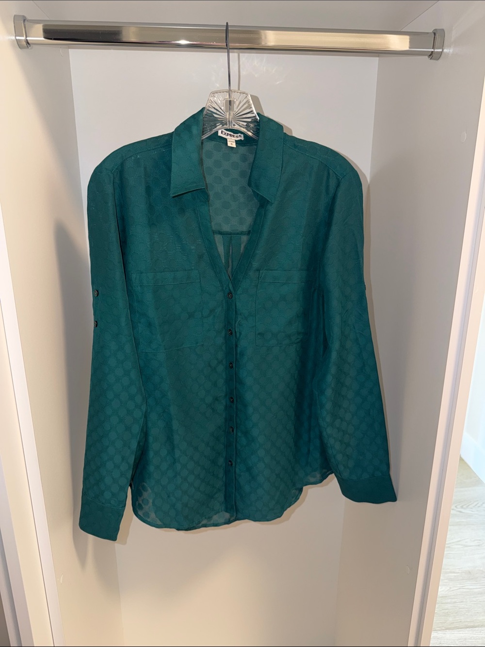 Green Button-Front Women's Blouse - Lightweight Long Sleeve